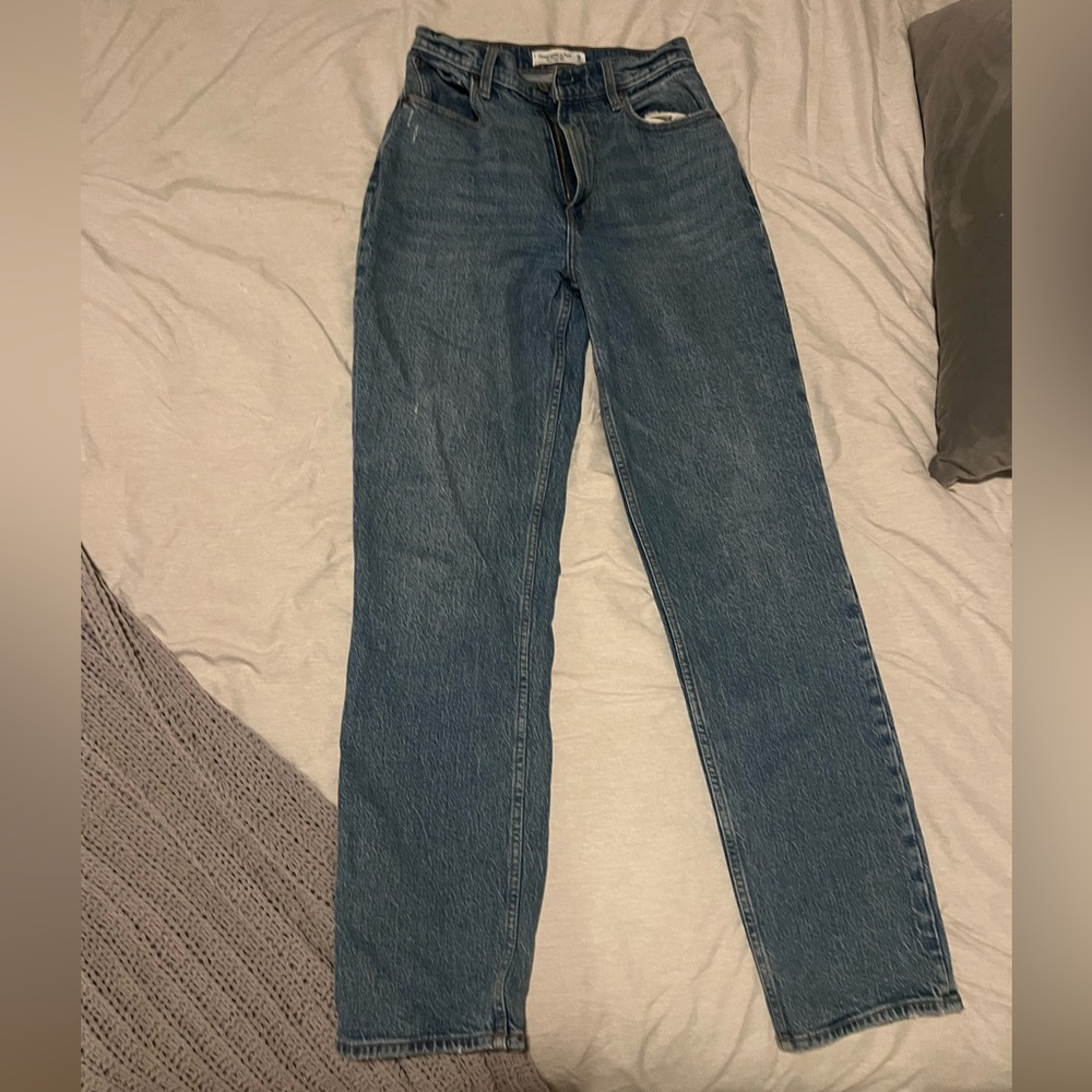 Abercrombie & Fitch the 90’s Straight Ultra High Rise - size 26 - L - curve love